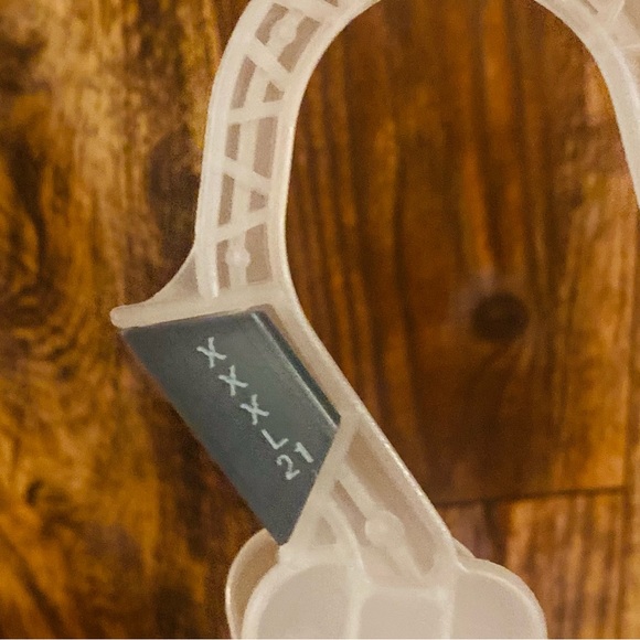 NWT Disney “Groovy Style”  Winnie the Pooh shorts. Size 3XL - Picture 7 of 7